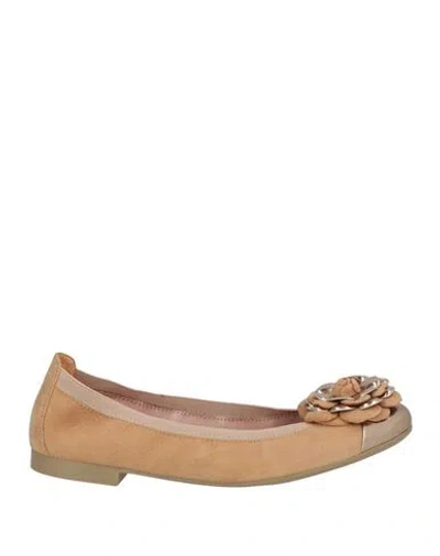 Pretty Ballerinas Woman Ballet Flats Beige Size 6 Leather In Animal Print