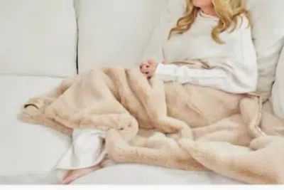 Pretty Rugged Lux Faux Fur Blanket In Camel In Neutral