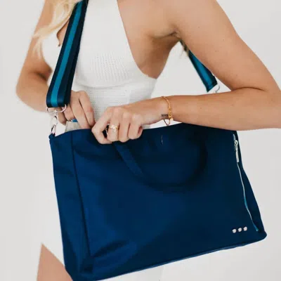 Pretty Simple Wholesale Nina Nylon Organizer Tote In Navy In Blue