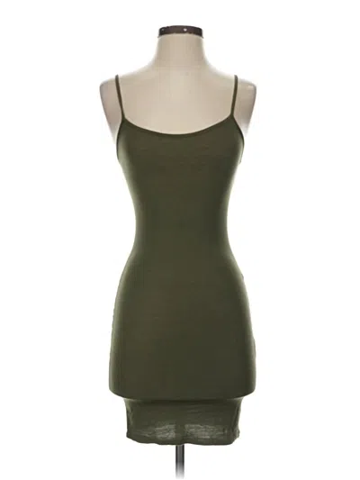 Pre-owned Prettylittlething Casual Dress In Green