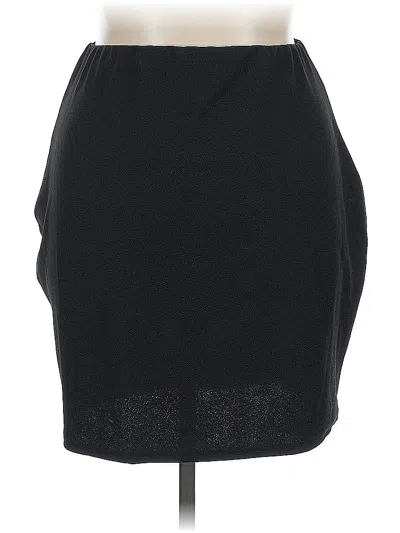 Pre-owned Prettylittlething Casual Skirt In Black