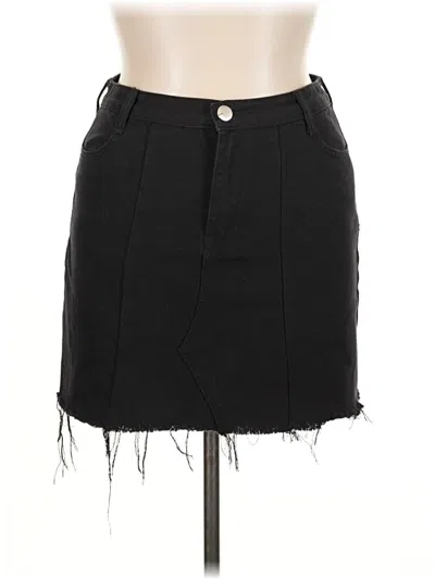 Pre-owned Prettylittlething Casual Skirt In Black