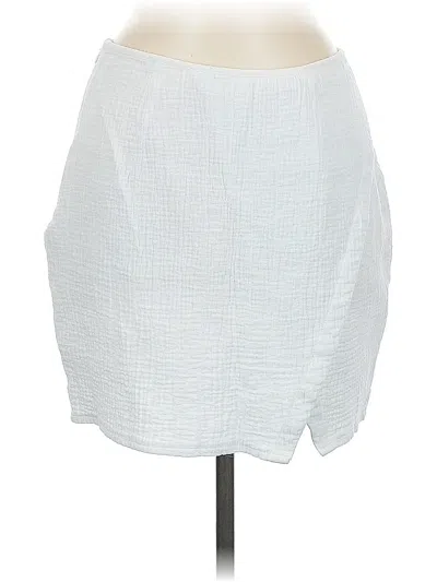 Pre-owned Prettylittlething Casual Skirt In White