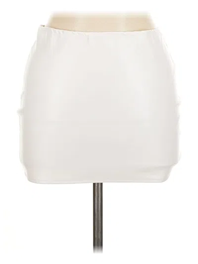 Pre-owned Prettylittlething Casual Skirt In White