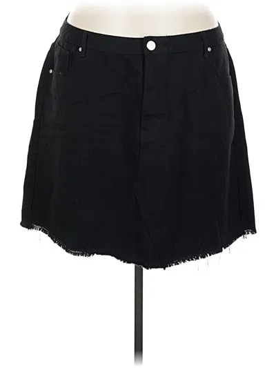 Pre-owned Prettylittlething Denim Skirt In Black