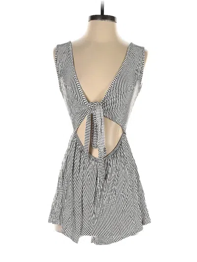 Pre-owned Prettylittlething Romper In Gray