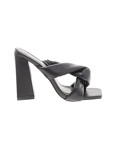 Pre-owned Prettylittlething Sandals In Black