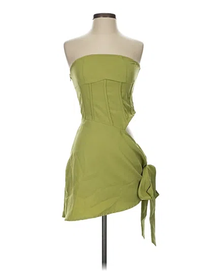 Pre-owned Prettylittlething Sleeveless Top Green Strapless Neckline Tops