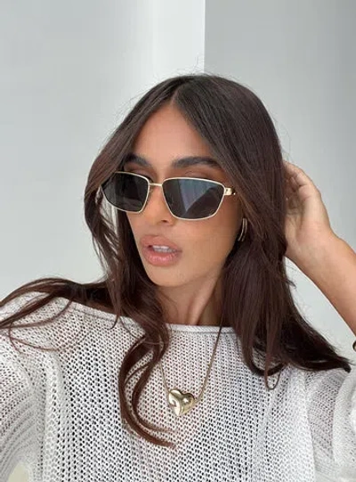 Princess Polly Aletta Sunglasses In Black / Gold