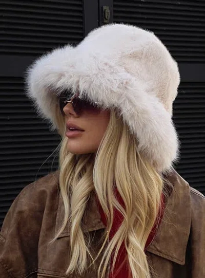 Princess Polly Avaah Fluffy Hat In Cream