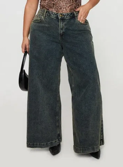Princess Polly Curve Ziggie Low Rise Ultra Baggy Jeans In Antique Wash