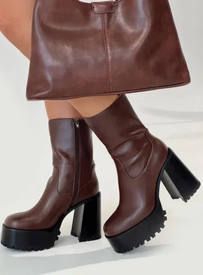 Princess Polly Garbo Boots In Brown