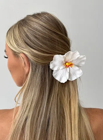 Princess Polly This Fate Flower Hair Clip In White