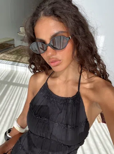 Princess Polly Timely Sunglasses In Black