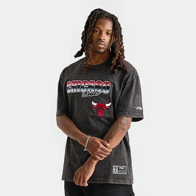 Pro Standard Men's Chicago Bulls Nba Chrome Graphic T-shirt In Gray