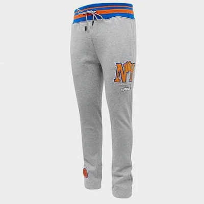 Pro Standard Men's New York Knicks Nba Mashup Fleece Sweatpants In Gray