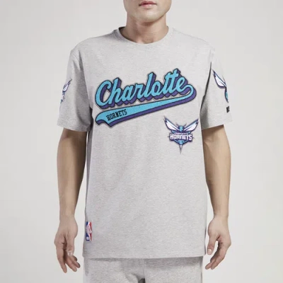 PRO STANDARD MENS CHARLOTTE HORNETS PRO STANDARD HORNETS SCRIPT TAIL SJ T-SHIRT