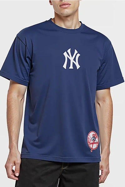 Pro Standard Mlb Team Logo Graphic Tee In Blue/new York Yankees, Men's At Urban Outfitters