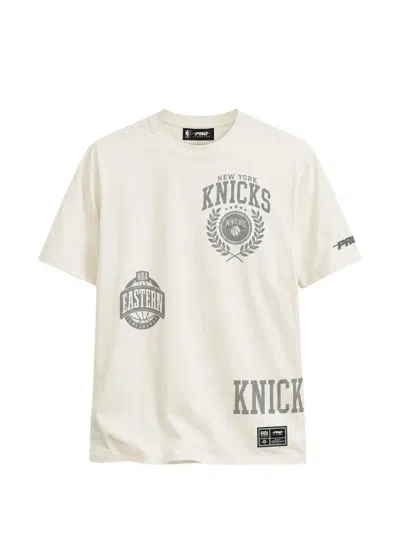 Pro Standard Nba New York Knicks Street Team Cj T-shirt In Neutral