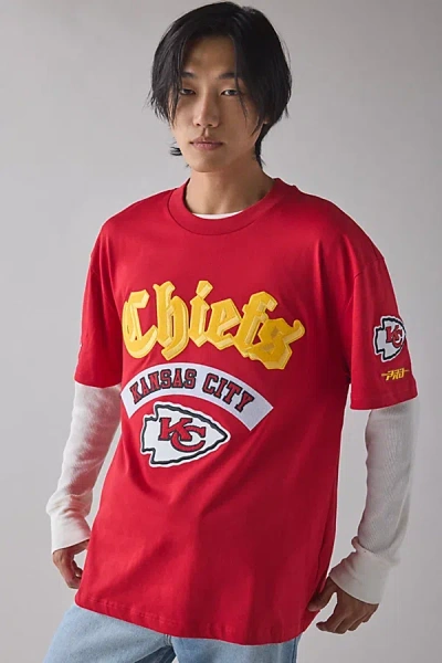Pro Standard Nfl Kansas City Chiefs Graphic Tee In Red, Men's At Urban Outfitters