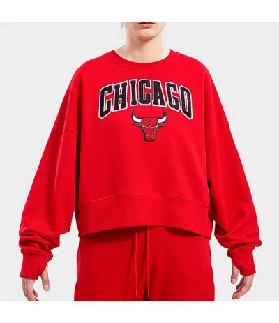 Pro Standard Women's Chicago Bulls Nba Classic Fleece Crewneck Sweatshirt In Red