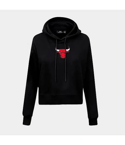 Pro Standard Women's Chicago Bulls Nba Classic Fleece Cropped Pullover Hoodie In Black