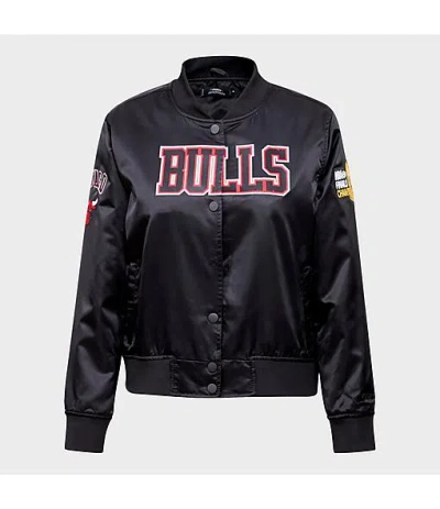 Pro Standard Women's Chicago Bulls Nba Classic Satin Jacket In Black