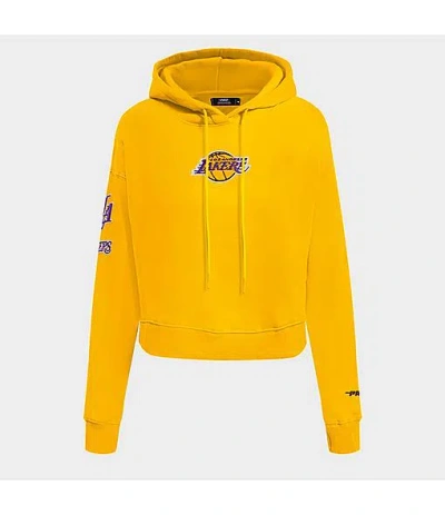 Pro Standard Women's Los Angeles Lakers Nba Classic Fleece Cropped Pullover Hoodie In Yellow