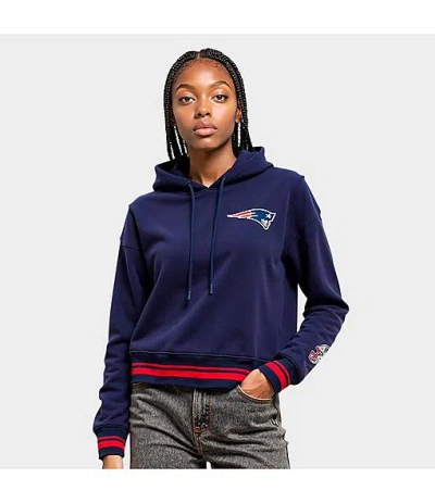 Pro Standard Women's New England Patriots Nfl Mashup Rib Cropped Pullover Hoodie In Multi