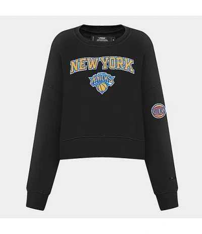 Pro Standard Women's New York Knicks Nba Classic Fleece Crewneck Sweatshirt In Black