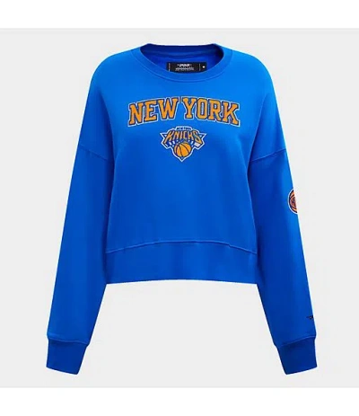 Pro Standard Women's New York Knicks Nba Classic Fleece Crewneck Sweatshirt In Blue