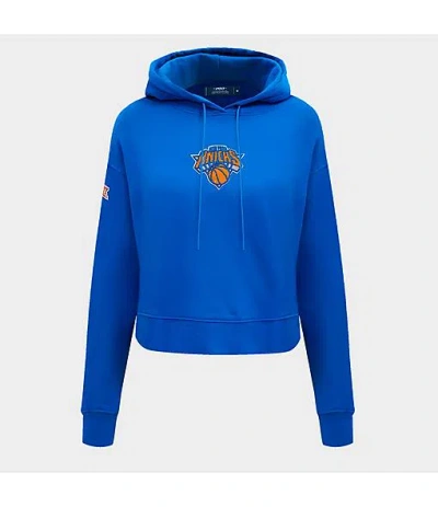 Pro Standard Women's New York Knicks Nba Classic Fleece Cropped Pullover Hoodie In Blue