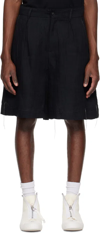 Professor.e Black Pleated Shorts