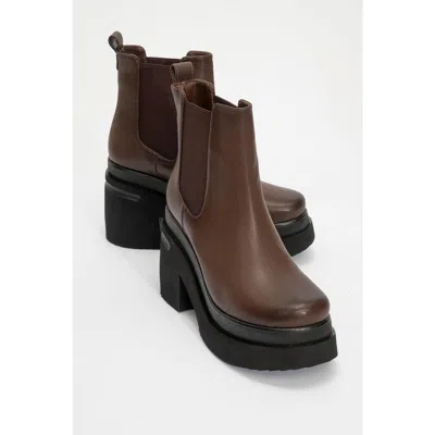 Prologue Shoes Antwerp Chelsea Boot In Brown