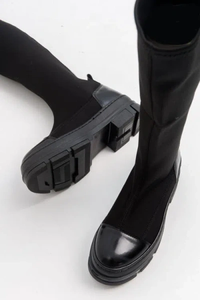 Prologue Shoes Bella Scuba Boot In Black
