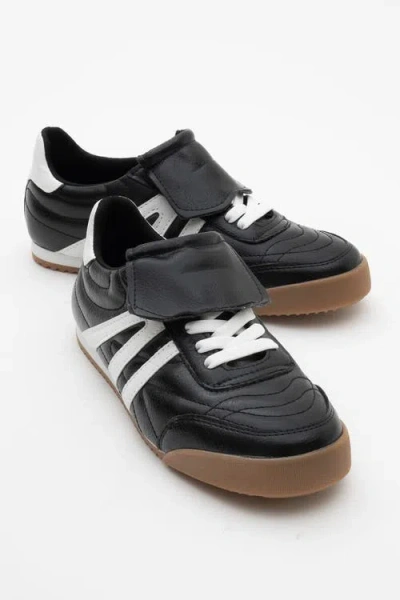 Prologue Shoes Bria Sneakers In Multi