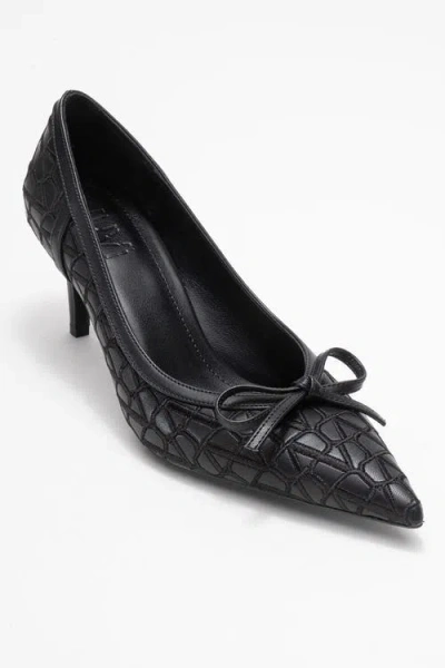 Prologue Shoes Camden Bow Pointed Toe Pump In Black