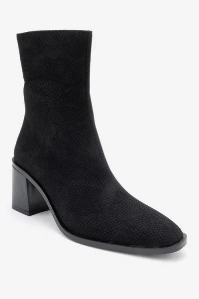 Prologue Shoes Chara Block Heel Ankle Boot In Multi