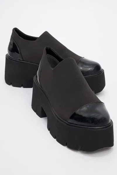 Prologue Shoes Grena Platform Slip On Shoes (women) In Black