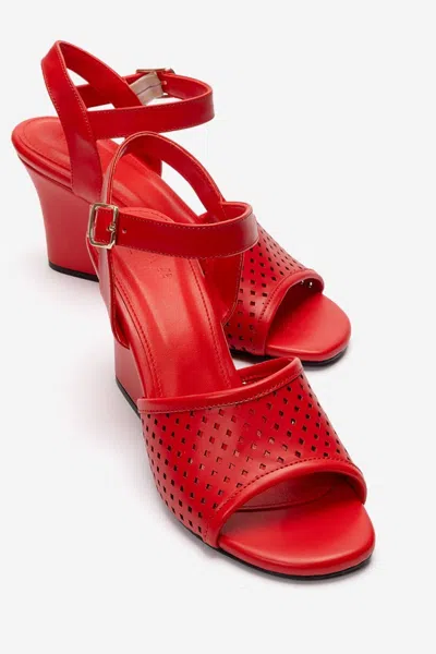 Prologue Shoes Hervon Block Heel Ankle Strap Sandal In Red