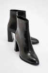 Prologue Shoes Jewel High Heel Boot In Black