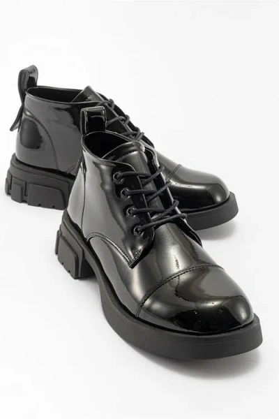 Prologue Shoes Lagom Patent Boot In Black