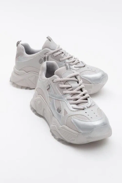 Prologue Shoes Loretta Platform Sneakers In White