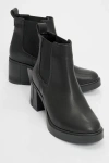 Prologue Shoes Loves Platform Chelsea Boot In Multi