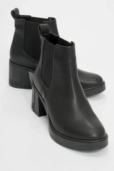 Prologue Shoes Loves Platform Chelsea Boot In Multi