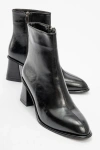 Prologue Shoes Maura Block Heel Boot In Black