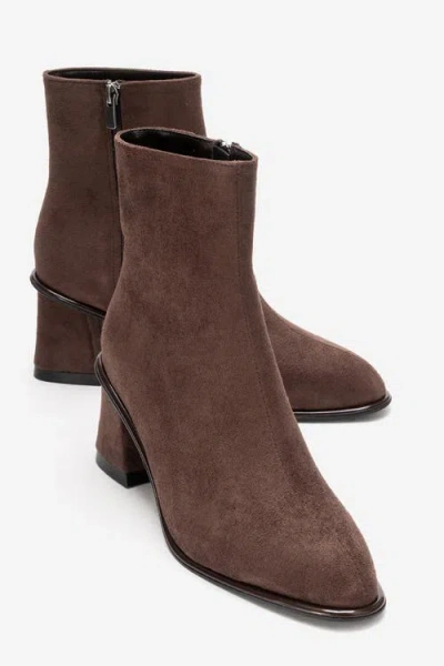 Prologue Shoes Maura Block Heel Boot In Brown