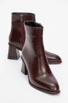 Prologue Shoes Maura Block Heel Boot In Burgundy