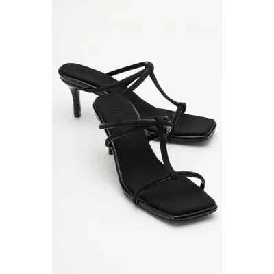 Prologue Shoes Mocha Strap Heel Sandal In Black