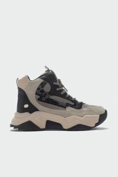 Prologue Shoes Olivia Sport Boot In Multi